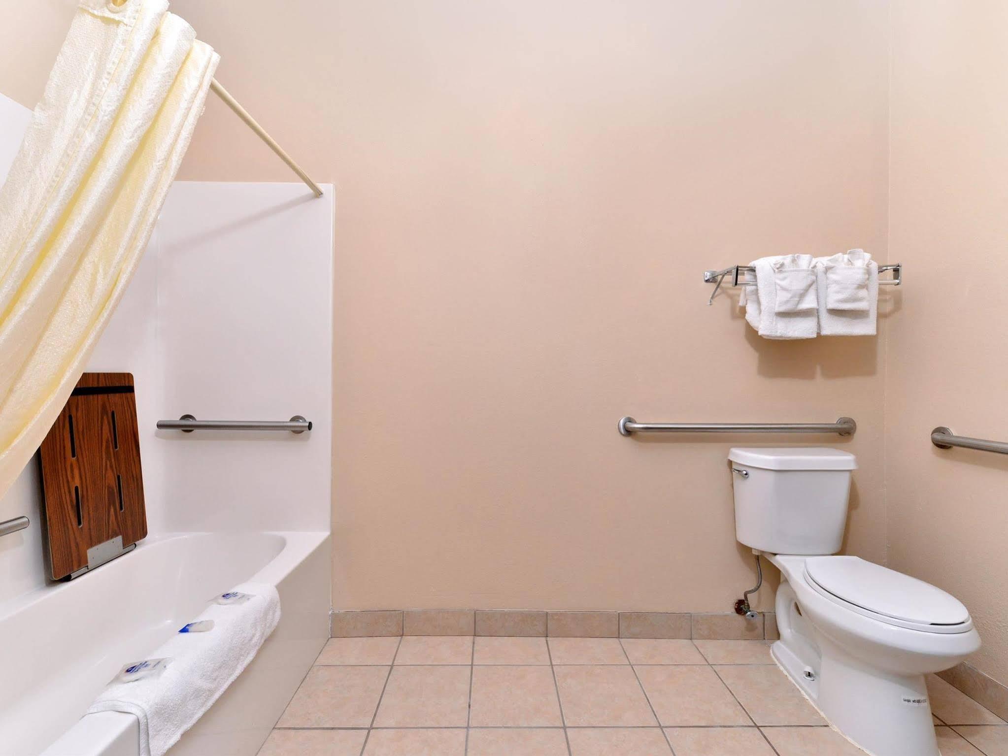 Americas Best Value Inn Somerville Texas Buitenkant foto
